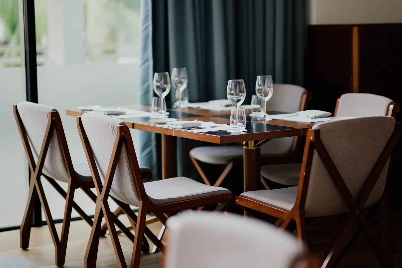 Factors to Consider When Choosing a Dining Table For Your Home